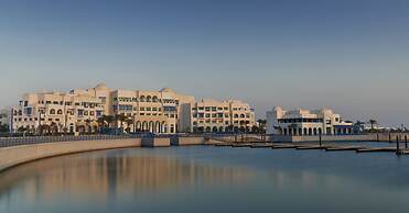 Hilton Salwa Beach Resort & Villas