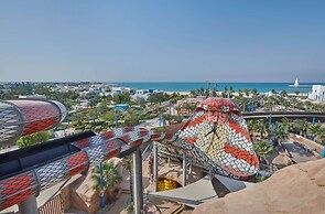 Hilton Salwa Beach Resort & Villas