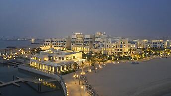 Hilton Salwa Beach Resort & Villas