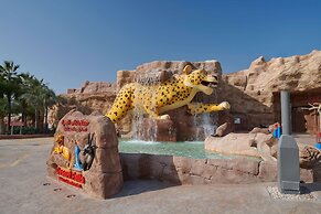 Hilton Salwa Beach Resort & Villas