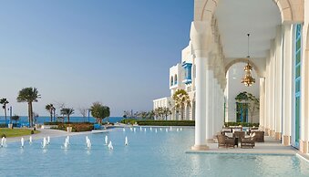 Hilton Salwa Beach Resort & Villas