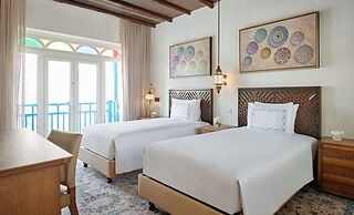 Hilton Salwa Beach Resort & Villas