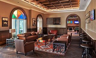 Hilton Salwa Beach Resort & Villas