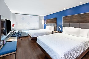 Tru by Hilton Laredo Airport