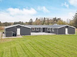 24 Person Holiday Home in Oster Assels