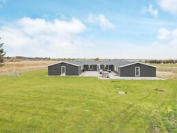 24 Person Holiday Home in Oster Assels
