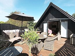 Modern Coastal Retreat in Eno-by Traum