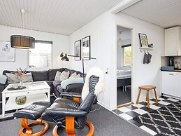 6 Person Holiday Home in Hejls