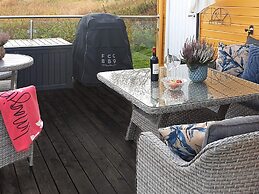 Seaside Charm in Hamaroy-by Traum