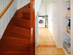 Seaside Charm in Hamaroy-by Traum