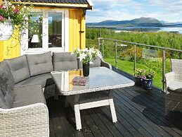 Seaside Charm in Hamaroy-by Traum