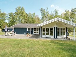 10 Person Holiday Home in Rorvig