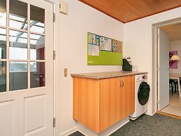 Seaside Retreat in Hvalpsund-by Traum