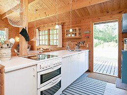 Charming Coastal Retreat-by Traum