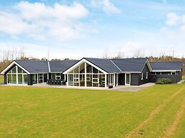 15 Person Holiday Home in Hojslev
