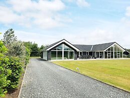 15 Person Holiday Home in Hojslev