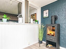 Secluded Lagoon Retreat in Hou-by Traum