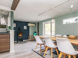 Secluded Lagoon Retreat in Hou-by Traum