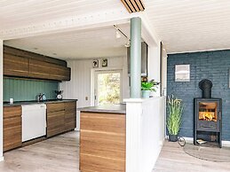 Secluded Lagoon Retreat in Hou-by Traum