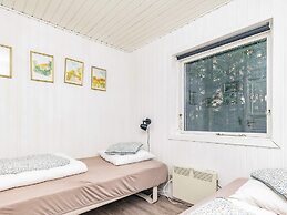 Secluded Lagoon Retreat in Hou-by Traum