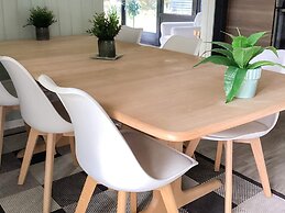 Secluded Lagoon Retreat in Hou-by Traum