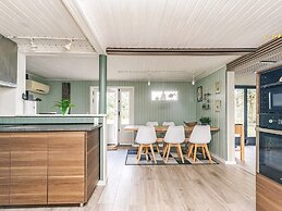 Secluded Lagoon Retreat in Hou-by Traum