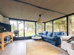 Secluded Lagoon Retreat in Hou-by Traum