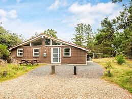 Idyllic Retreat With Whirlpool-by Traum
