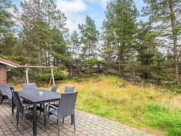 Idyllic Retreat With Whirlpool-by Traum