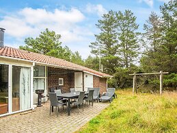 Idyllic Retreat With Whirlpool-by Traum