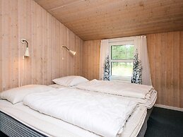 Idyllic Retreat With Whirlpool-by Traum