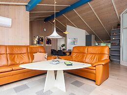 Idyllic Retreat With Whirlpool-by Traum