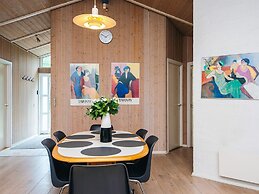 Idyllic Retreat With Whirlpool-by Traum