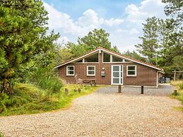 Idyllic Retreat With Whirlpool-by Traum