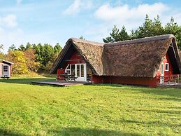 Tranquil Thatched Cottage on Romo-by Traum