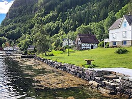 6 Person Holiday Home in Oystese