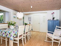 6 Person Holiday Home in Glesborg