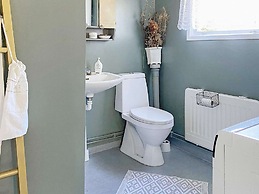 Country Cottage Near Ullared