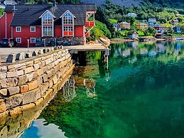 10 Person Holiday Home in Midsund