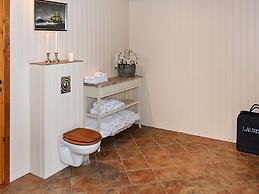 10 Person Holiday Home in Midsund