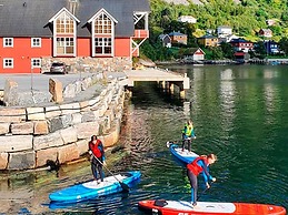 10 Person Holiday Home in Midsund