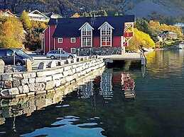 10 Person Holiday Home in Midsund