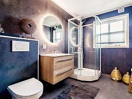 10 Person Holiday Home in Midsund