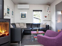 6 Person Holiday Home in Blavand