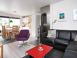 6 Person Holiday Home in Blavand