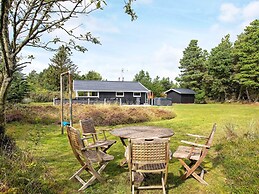 6 Person Holiday Home in Blavand