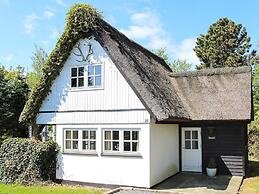 Tranquil Waterfront Cottage-by Traum