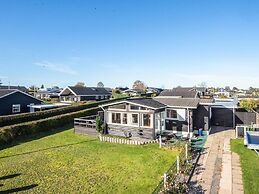 Panoramic Cottage Retreat-by Traum