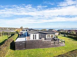 Panoramic Cottage Retreat-by Traum