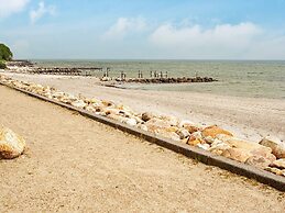 Panoramic Cottage Retreat-by Traum